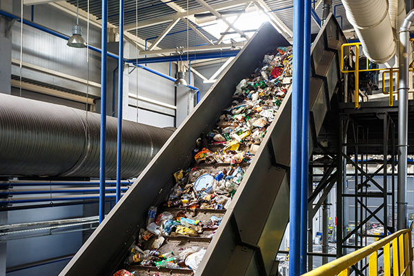 Съвременен завод за преработка на рециклиране на отпадъци